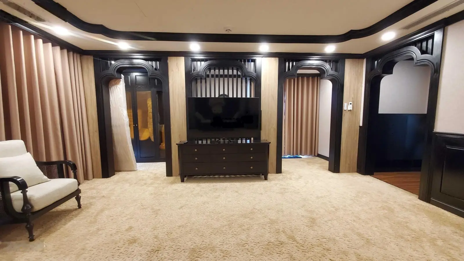 Chuyển nhượng tòa biệt thự góc 2 mặt tiền đẹp nhất dự án Vinhomes Golden River Ba Son