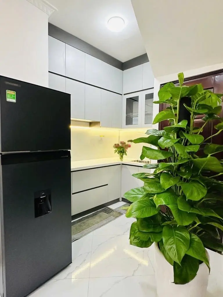 Nhà Minh Khai cách phố 100m full nội thất đẹp long lanh