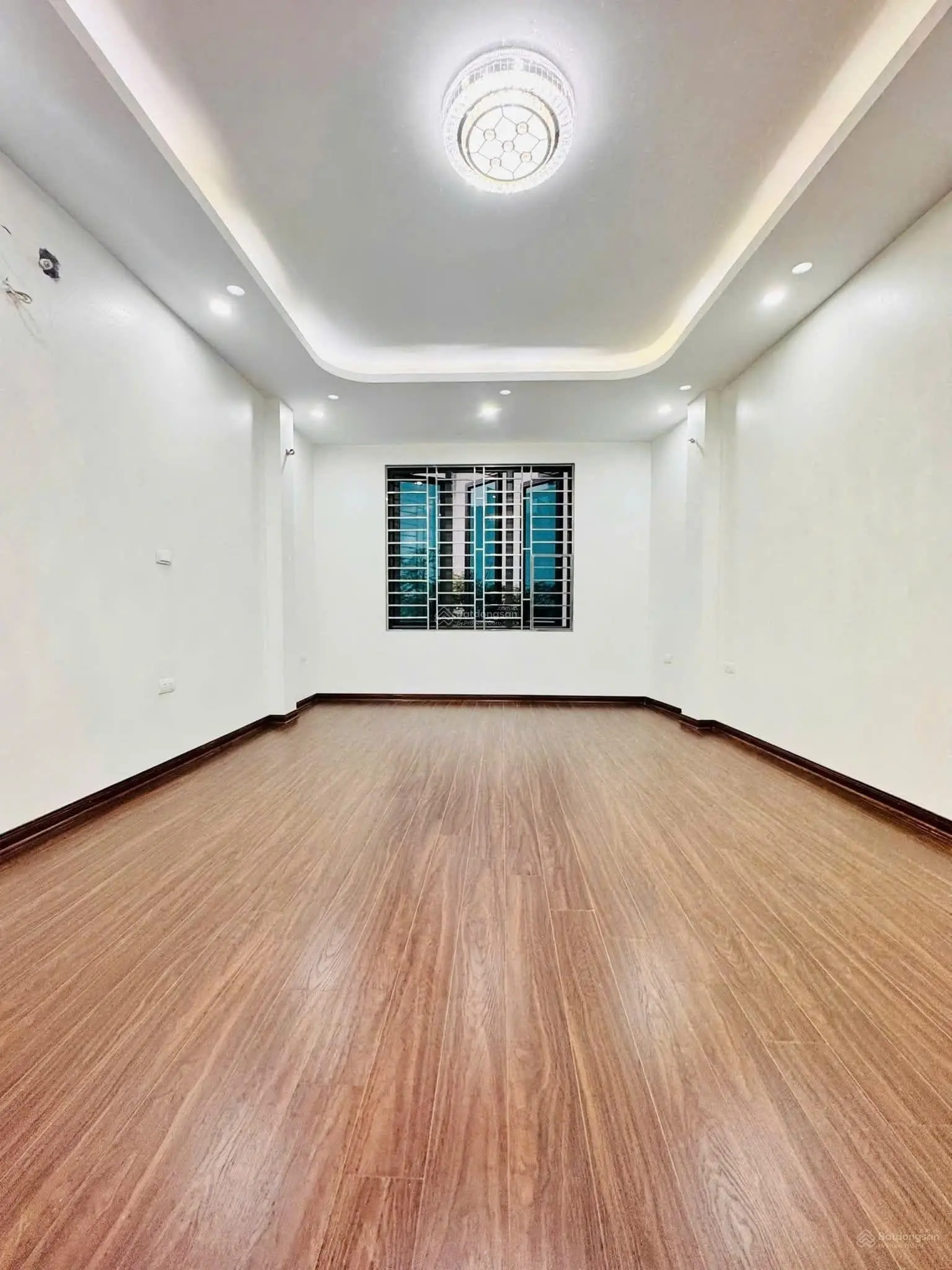 Nhà Phố Trần Đại Nghĩa, Lô Góc, Ô tô đỗ cửa, KD, diện tích 38m2, 5 tầng, mặt tiền 4m, giá 9,95 tỷ