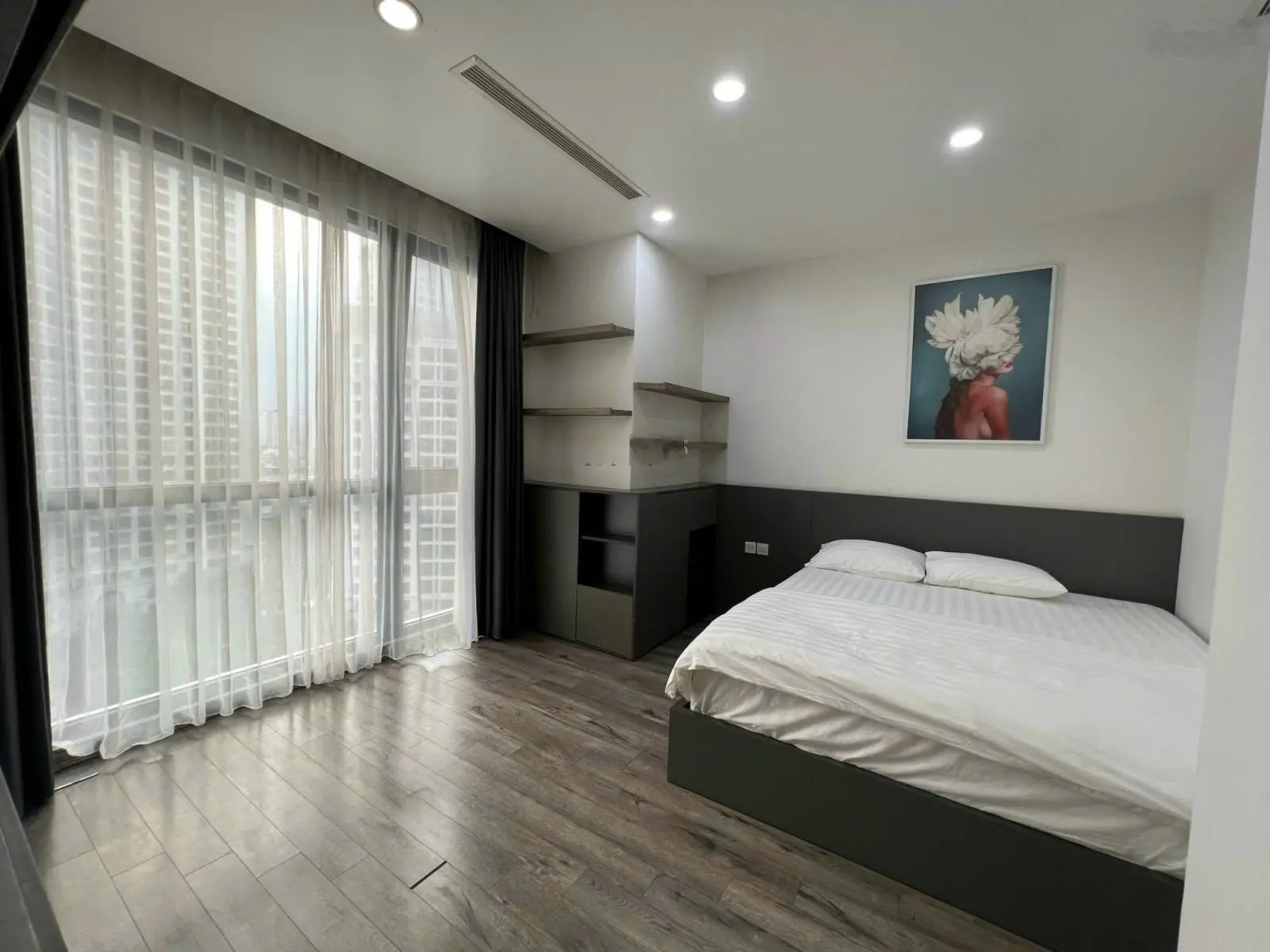 Bán nhanh căn hộ tại Royal City, căn góc, 131m2, full nội thất, giá: 13.3 tỷ, LH: 036.569.1228