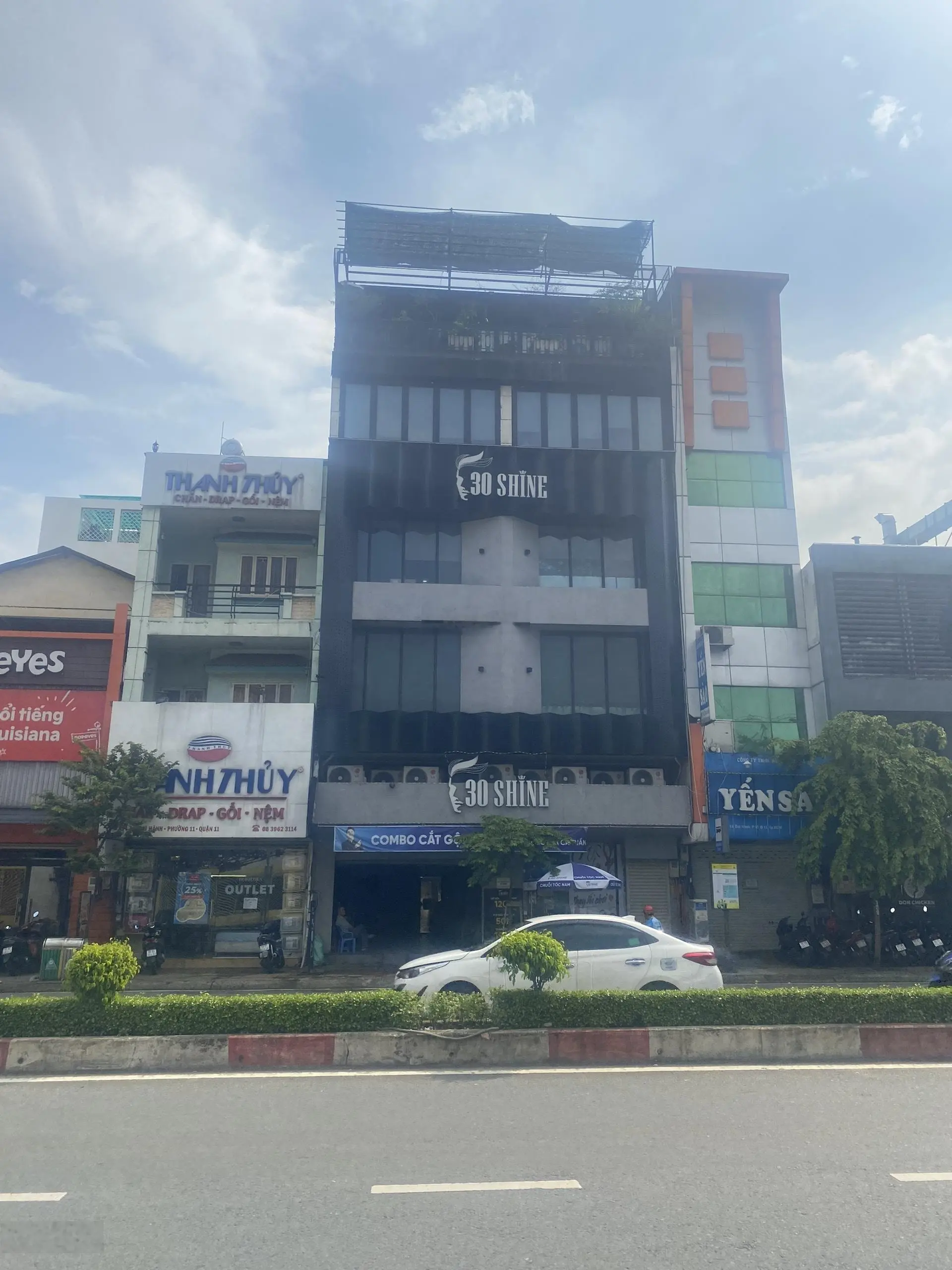 Bán nhà MT đường Lê Đại Hành, P11, Quận 11 - DT 9.5mx18m=171m2, hợp đồng thuê 120 triệu/tháng