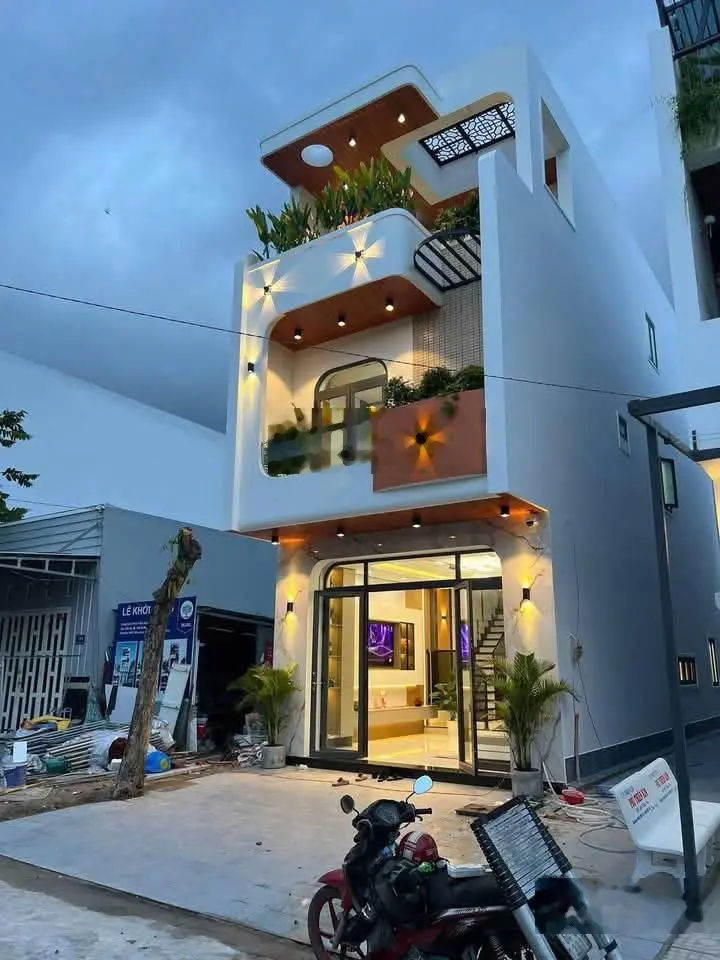Nhà đẹp Phan Xích Long 75m2, 2 tầng 3PN-3WC giá 2ty450 - SHR -Nằm gần các tiện ích, khu ẩm thực PXL