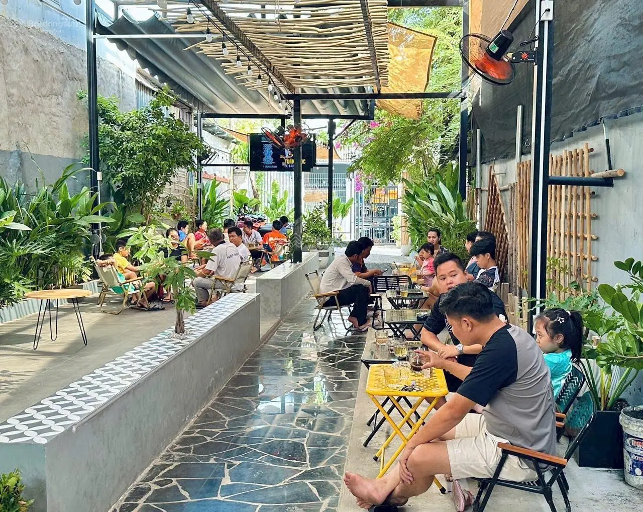 Bán nhà đất 180m giá 8 tỷ sẵn Quán Cfe thu nhập cao Quốc Lộ 13 HBP THủ Đức
