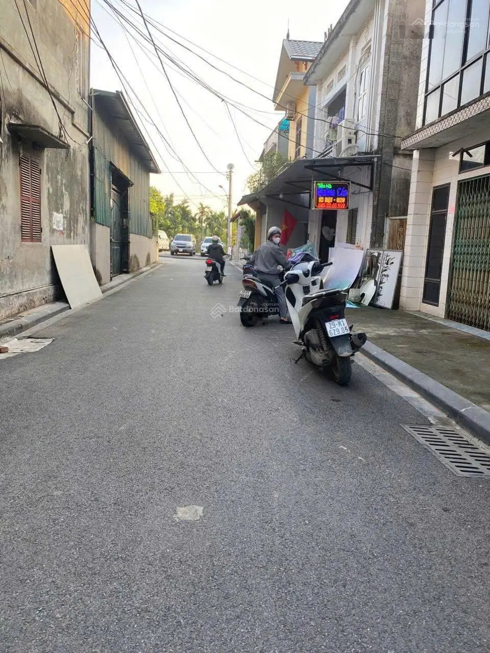 Bán nhà Tổ 1 TT Đông Anh, DT 56m2 nhà 4 tầng đường ô tô tránh, kinh doanh được. LH 0987448688
