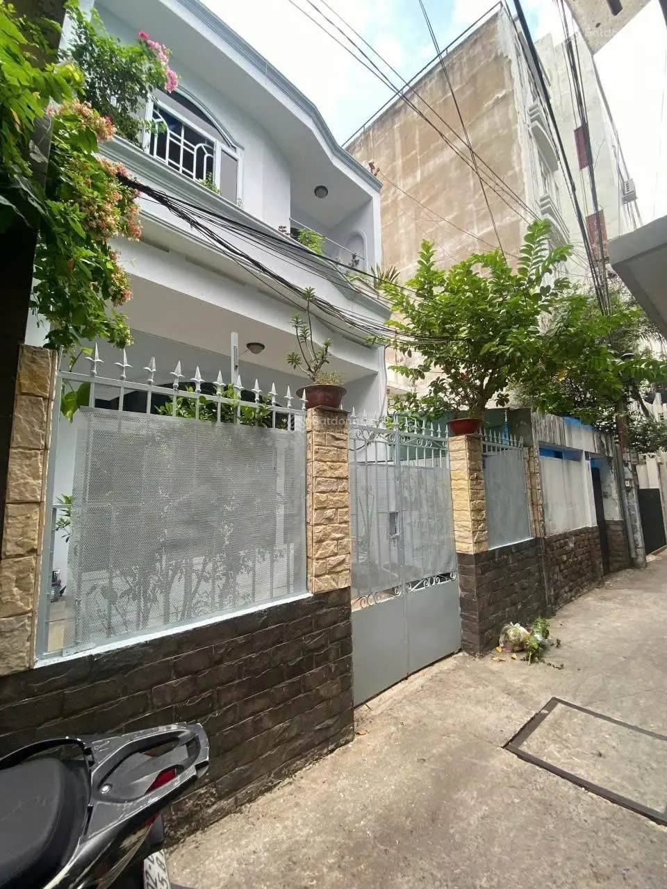 Bán nhà hẻm đường Ngô Bệ, P.13, Tân Bình. DT 5m x 17,6m (1 trệt 1 lầu)