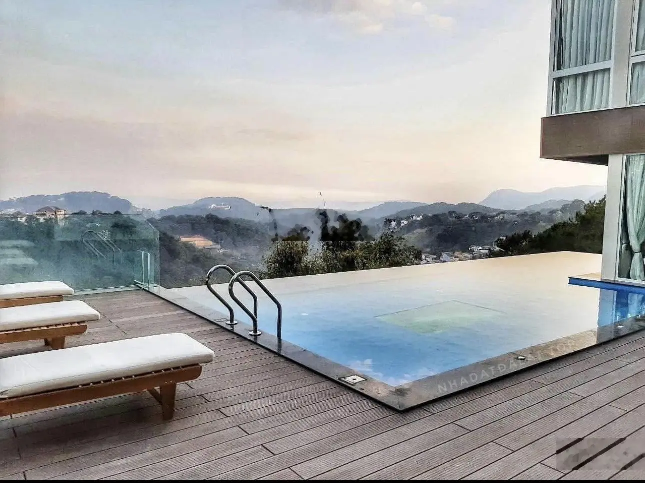 Bán VILLA hồ bơi view Rừng thông SIÊU ĐẸP nằm trên cung đường đắt giá VIP trung tâm Đà Lạt