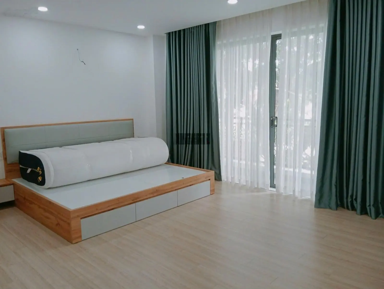 Biệt thự góc 2 mặt tiền - kdc 13e intresco - 228m2 - 4 tầng 1 hầm đậu xe