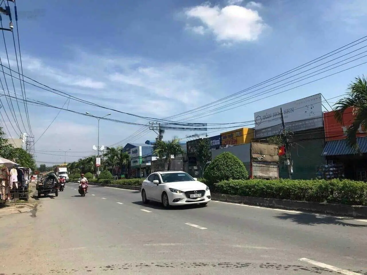 Cần bán 332m2 đất thổ cư mặt tiền đường đan xe ben gần chợ Đức Hoà, Long An
