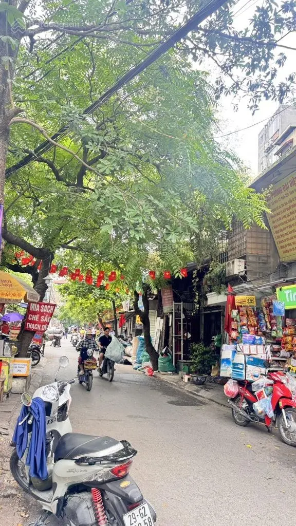 Bán nhà mặt ngõ Kim Ngưu, ô tô, kinh doanh sầm uất 30m2 x 3 tầng, giá chào 3,6 tỷ