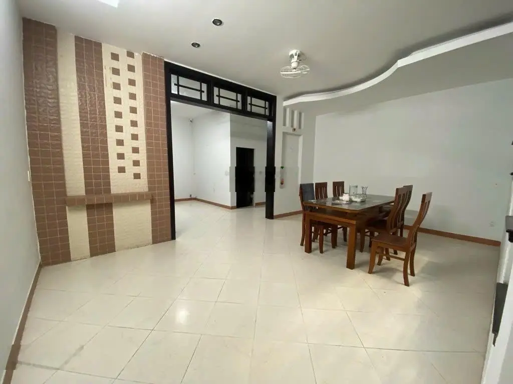 BÁN NHANH NHÀ MT TRẦN HƯNG ĐẠO SÁT CẦU SÔNG HÀN VIEW XEM PHÁO HOA. - Diện tích 5x25m 125m2.