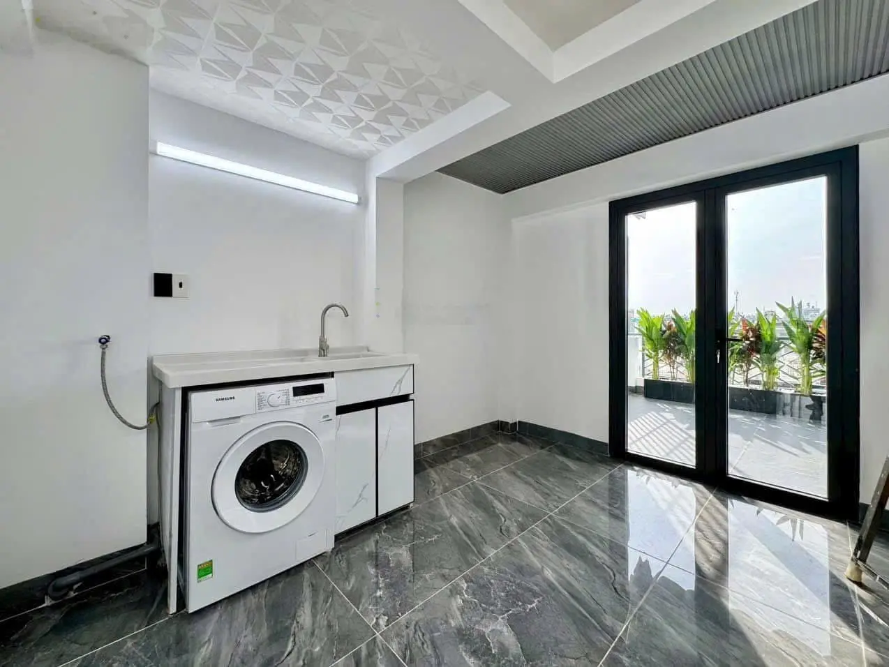 Bán gấp nhà siêu phẩm đường Hậu Giang, Q.6 - Giá 3 TỶ 780/ 72m2. Sổ hồng riêng - ôtô đậu trong nhà