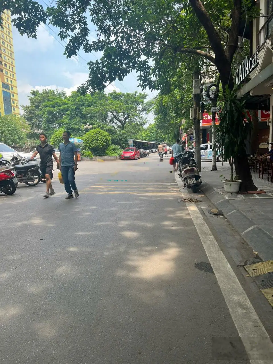 Bán nhà trục chính khu đô thị Đầm Trấu DT 55m2x6T mặt tiền 4.6m, 3 làn ô tô tránh