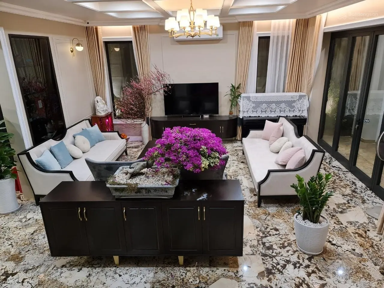 Bán biệt thự đường Liên Phường 270m2 15x18m full nội thất cao cấp giá chỉ 31 tỷ, mua bán chính chủ