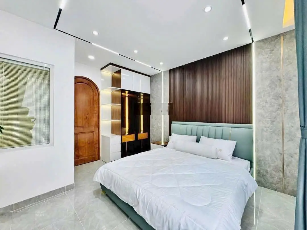 Bán nhà riêng 56m2 hẻm xe hơi tại Gò Vấp gần công viên Làng Hoa, 4PN-4WC. Gía 2ty490, sổ hồng riêng