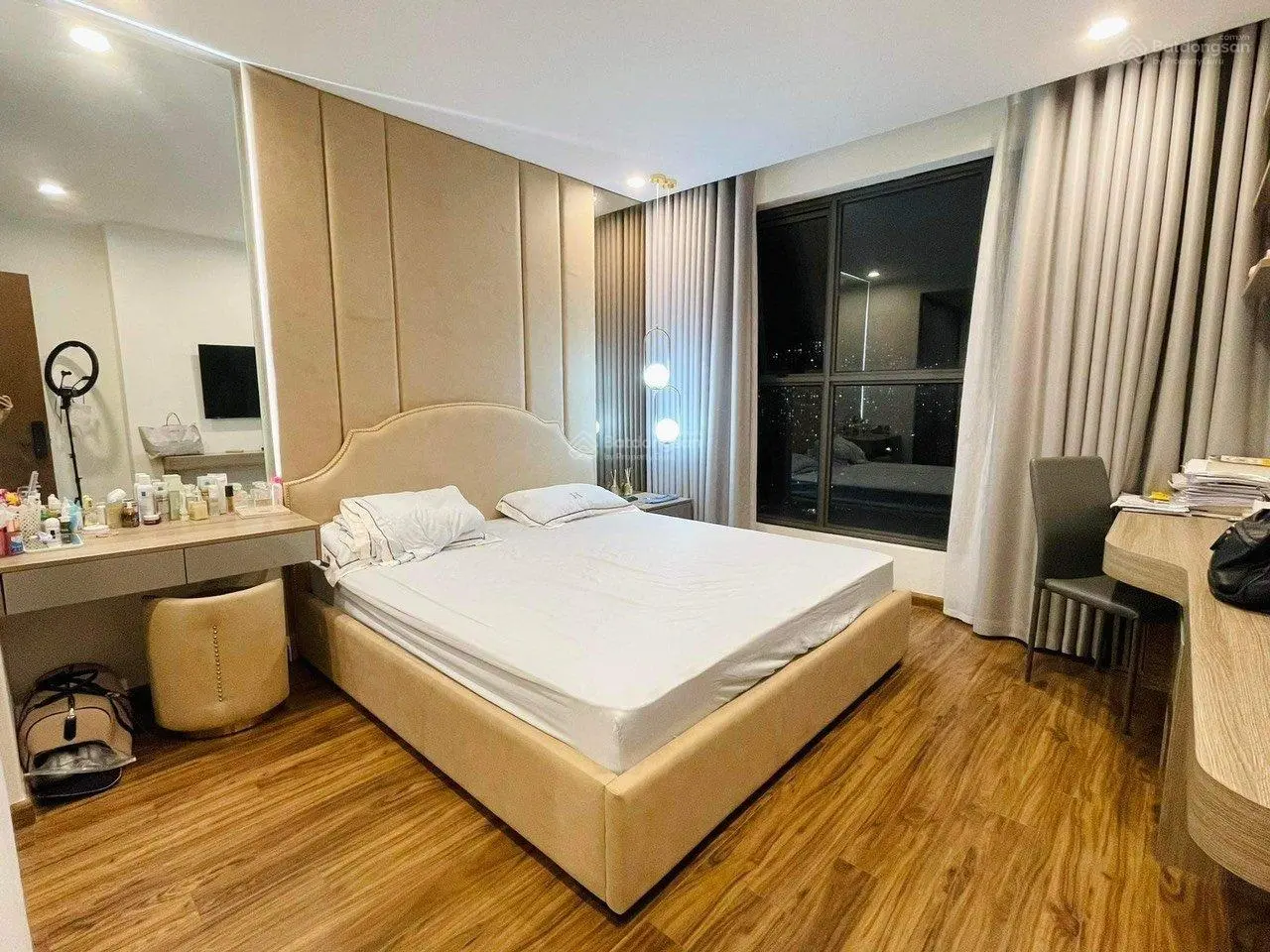 Vợ chồng tôi cần bán gấp căn hộ Carillon 1, Tân Bình DT: 96m2, 3PN 2WC giá 4,18 tỷ. LH: 0949 229 ***