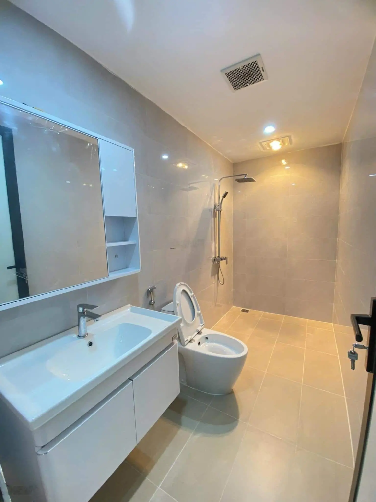 Còn sót một căn nhà đẹp Tả Thanh Oai làng Tó 36m2 4 tầng chỉ 3.3 tỷ. Gần ô tô nhà dân xây