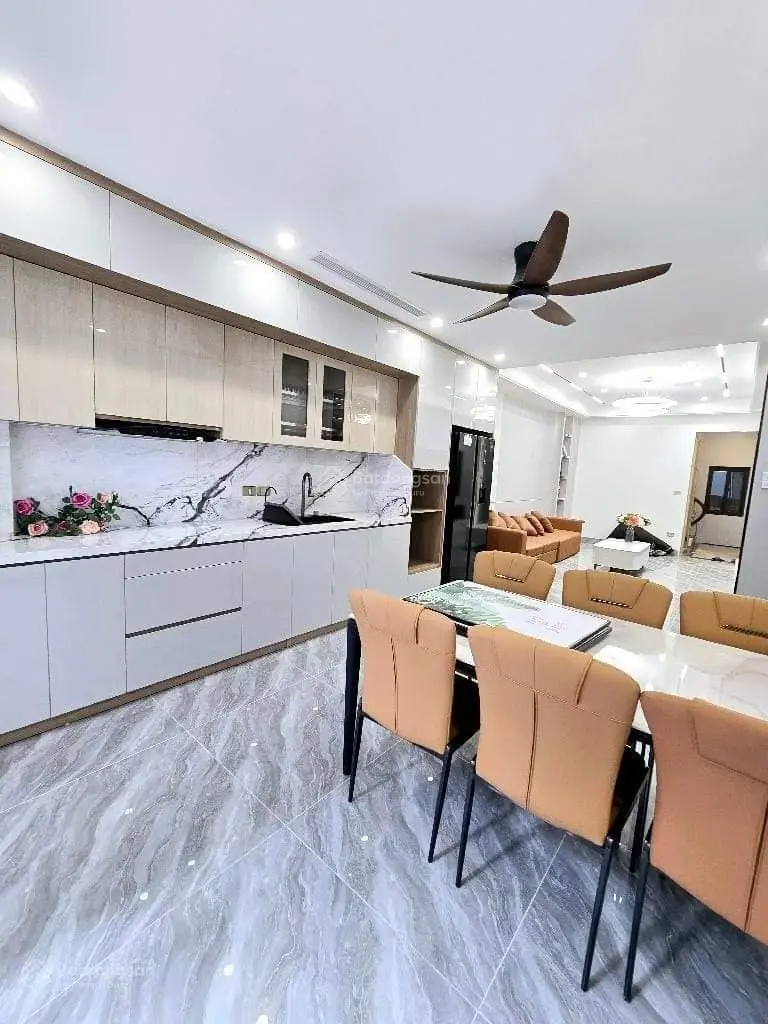 BánNhàPhốĐàmQuangTrungLong Biên53m2 ,Gara,TM,GiáChào 9Tỷ hơn