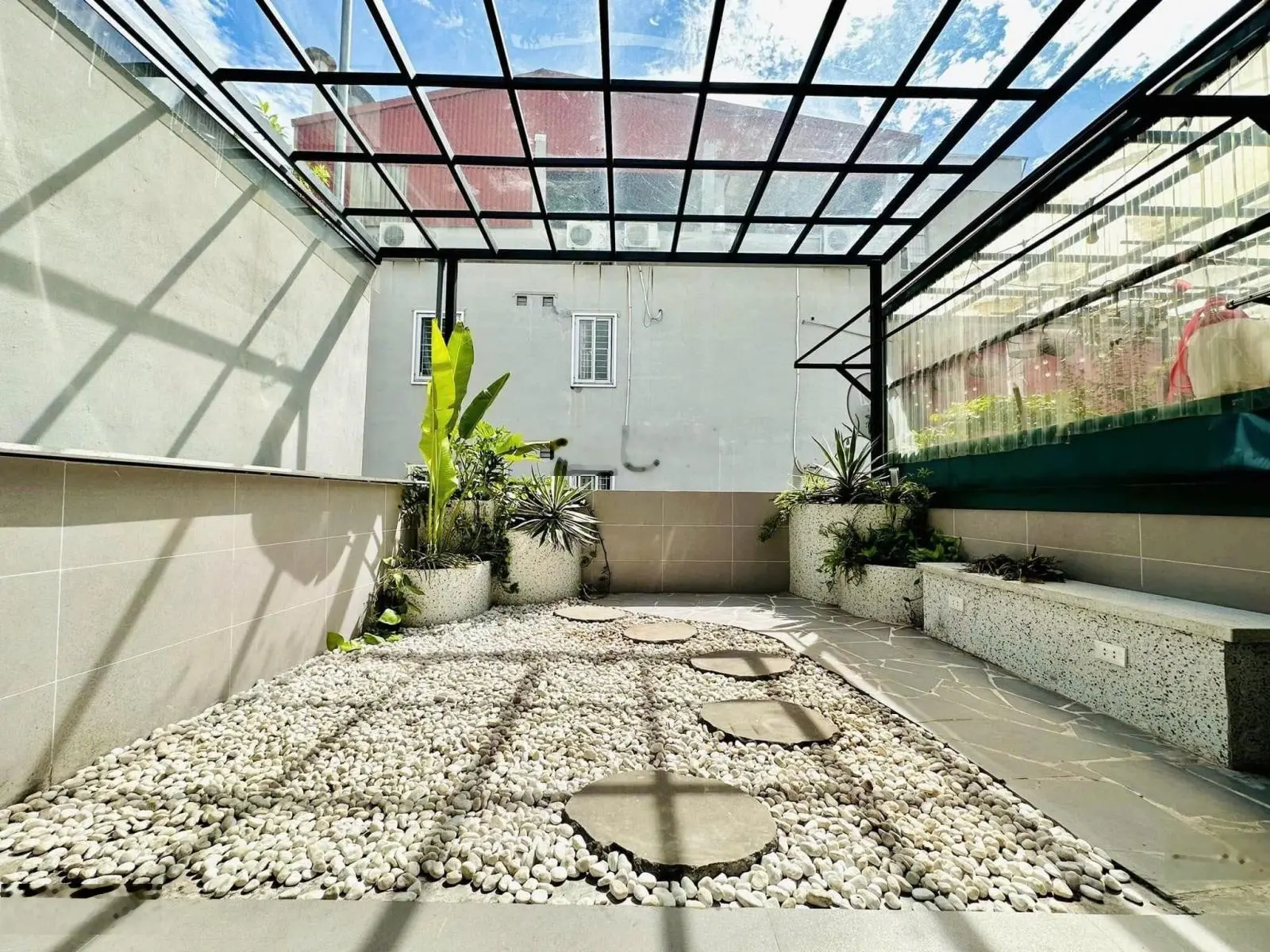 Bán gấp nhà riêng 40m2 SHR, có 2,65 tỷy tại Lý Chính Thắng, Quận 3 nhỏ gọn siêu đẹp đầy đủ tiện ích