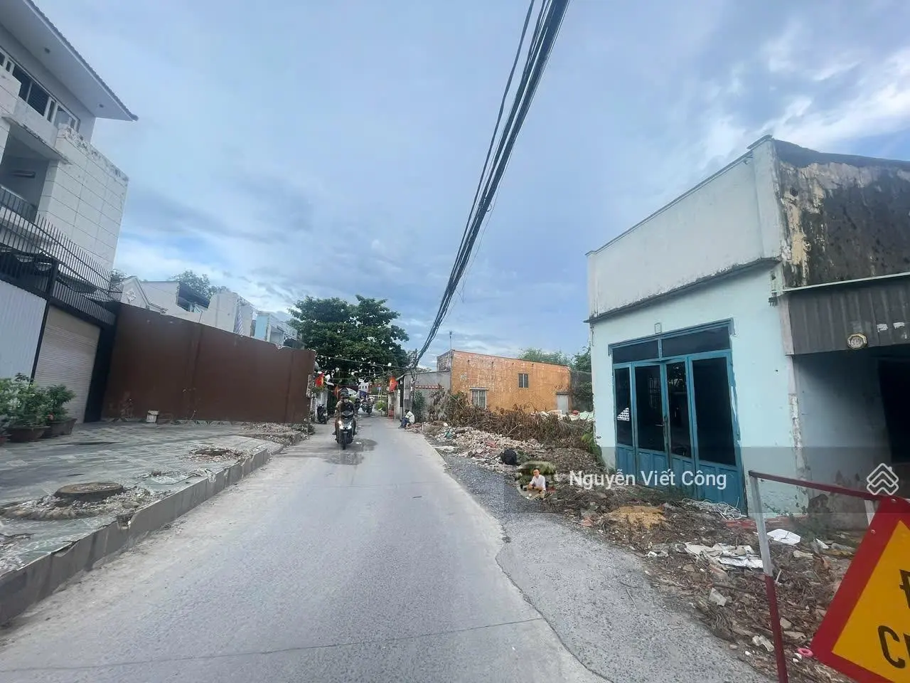 Bán gấp nhà 108m2 góc 2mt đẹp mặt tiền hẻm 808 hiệp bình phước