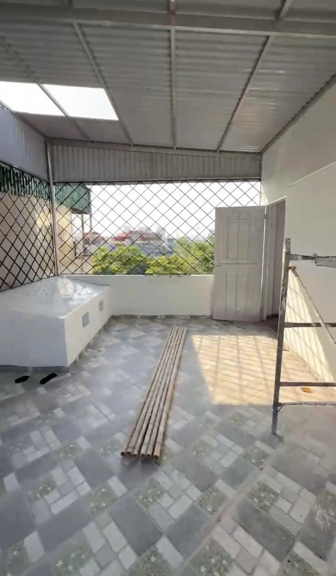 Bán nhà Thanh Trì 4 tầng xây mới đẹp long lanh, ô tô 7 chỗ đỗ cửa. MT: 6.3m, DT: 56,5m2. Giá 7,2 tỷ