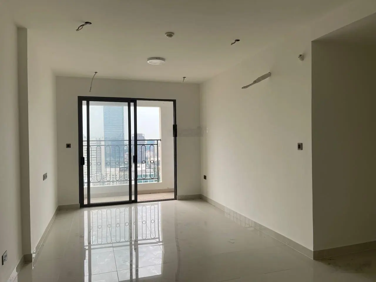 Chủ kẹt tiền bán gấp căn hộ 88m2 Saigon Royal quận 4 giá tốt