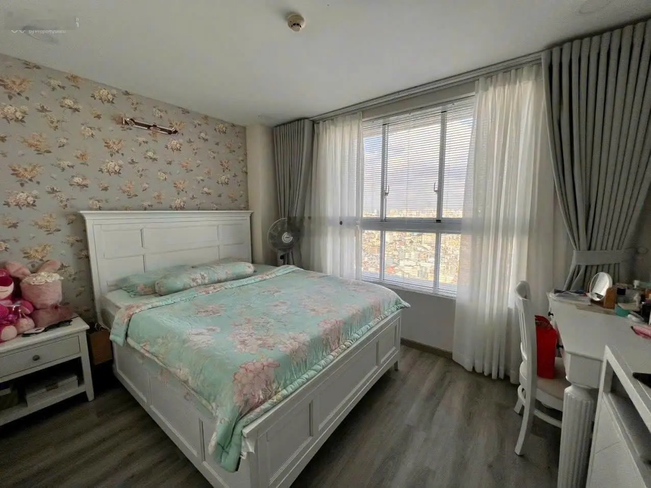 Cần bán gấp CHCC The Harmona 99m2 3PN căn góc view đẹp, giá 3,9 tỷ, thiện chí bán. LH: 0777 679 ***