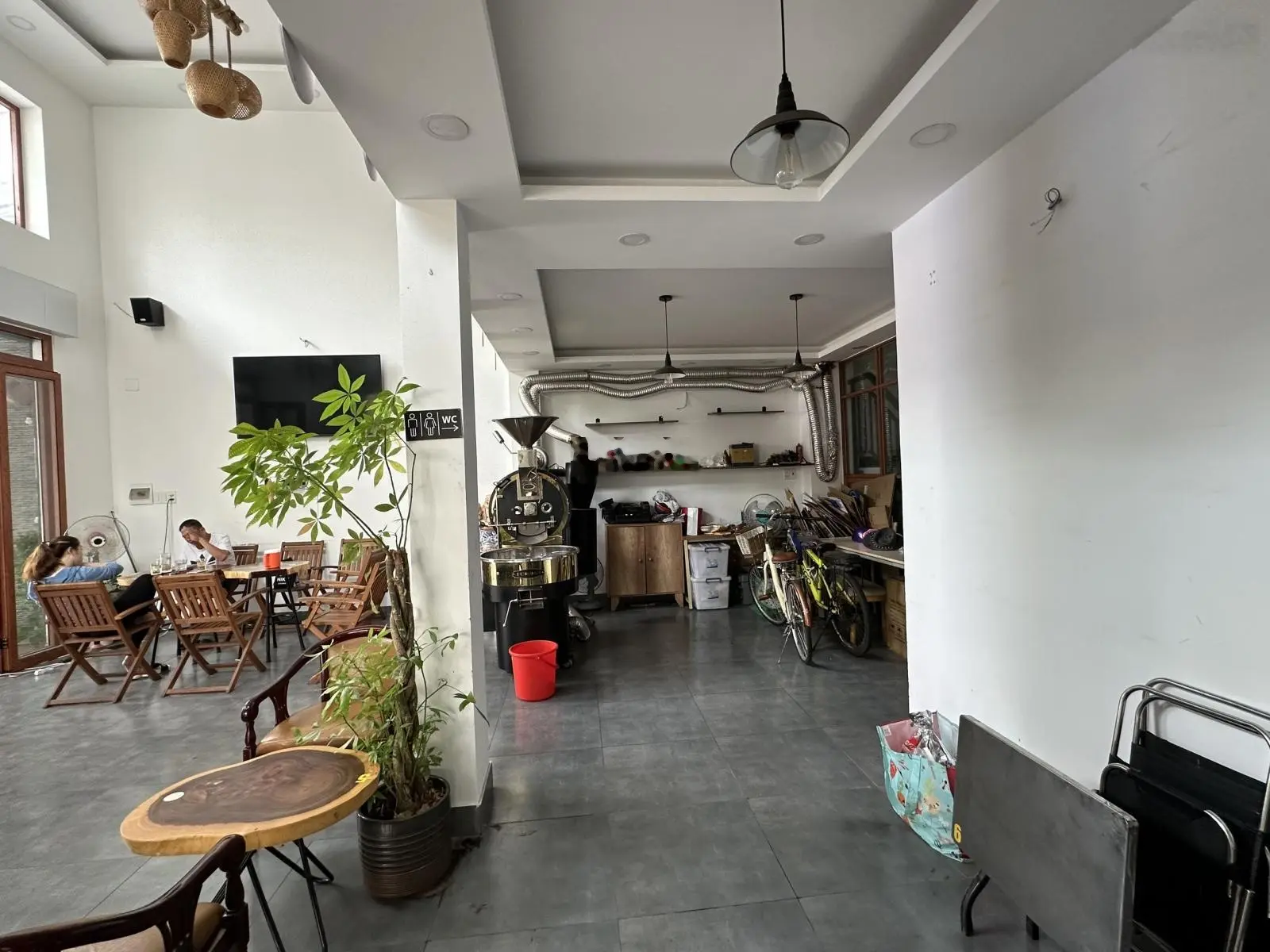 Góc 2 mặt tiền Cư Xá D, Quận 6 (9x18m). Nhà 2 lầu. Giá 17.9 tỷ thương lượng