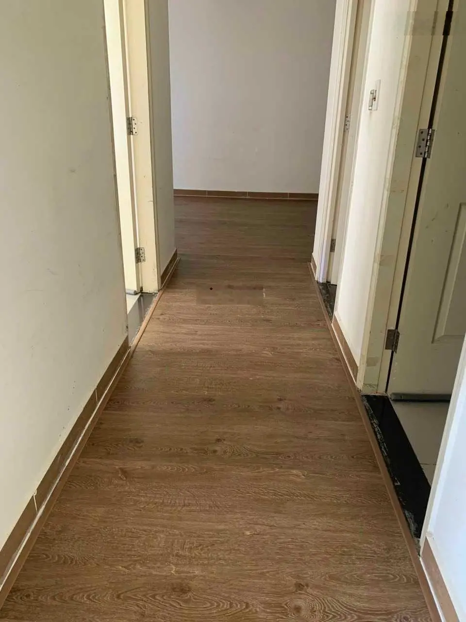 Bán 97m2 3PN2WC giá 1ty990 nhà trống giá cực rẻ tại Era Town Đức Khải gọi và alo e ngay 0869 902 ***