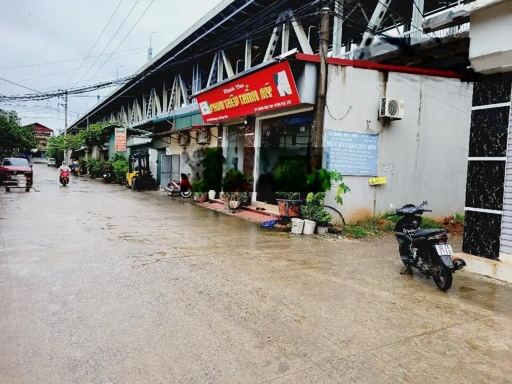 Bán 100m2 đất nằm trên trục chính kinh doanh, đường 3 ô tô tránh gần cầu Thăng Long