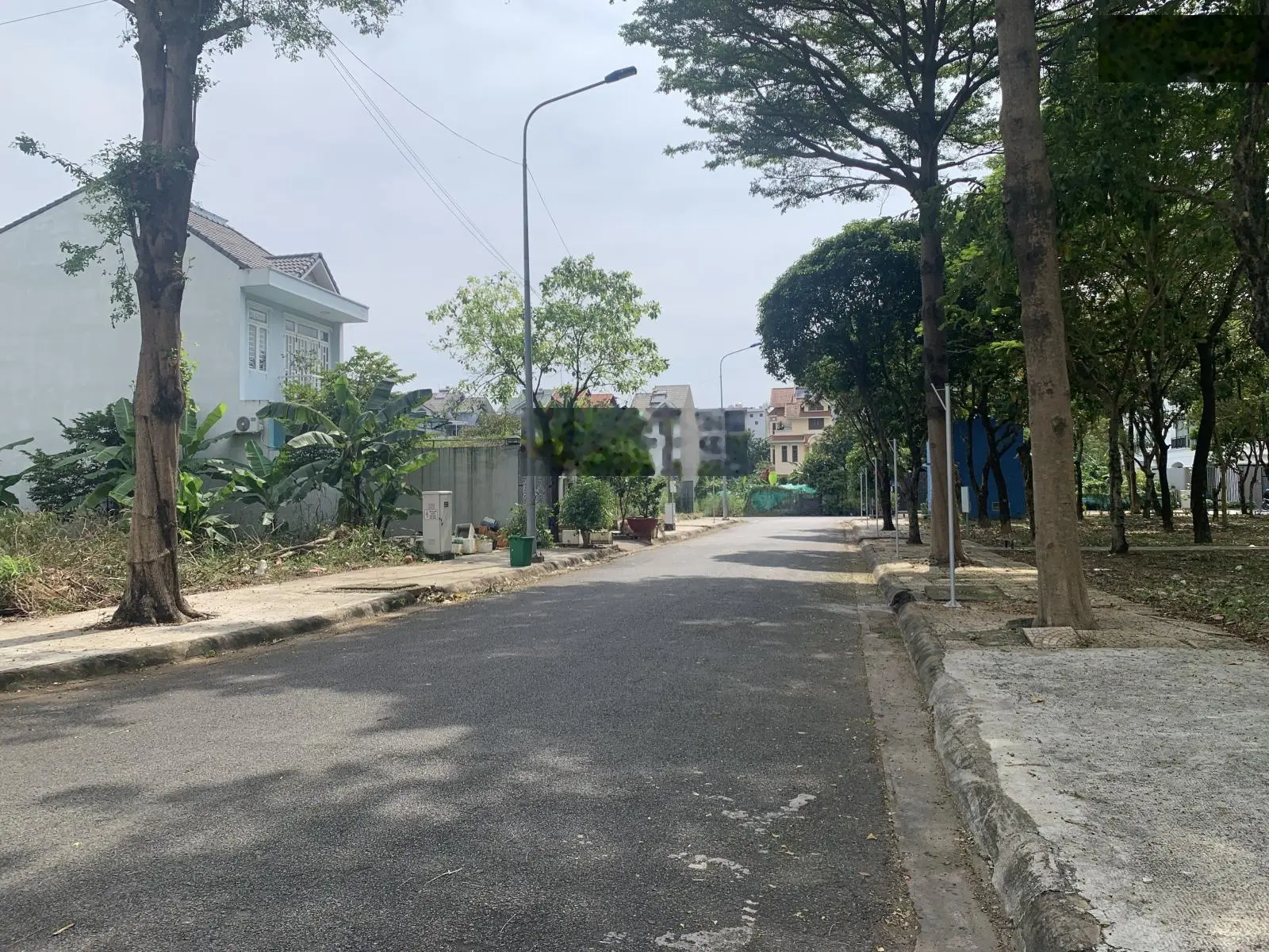 Lô đất góc 2 mặt tiền KDC khang Điền Intresco, đường 14 & 15 Phước Long B, Q9, DT: 185m2/15.4 tỷ