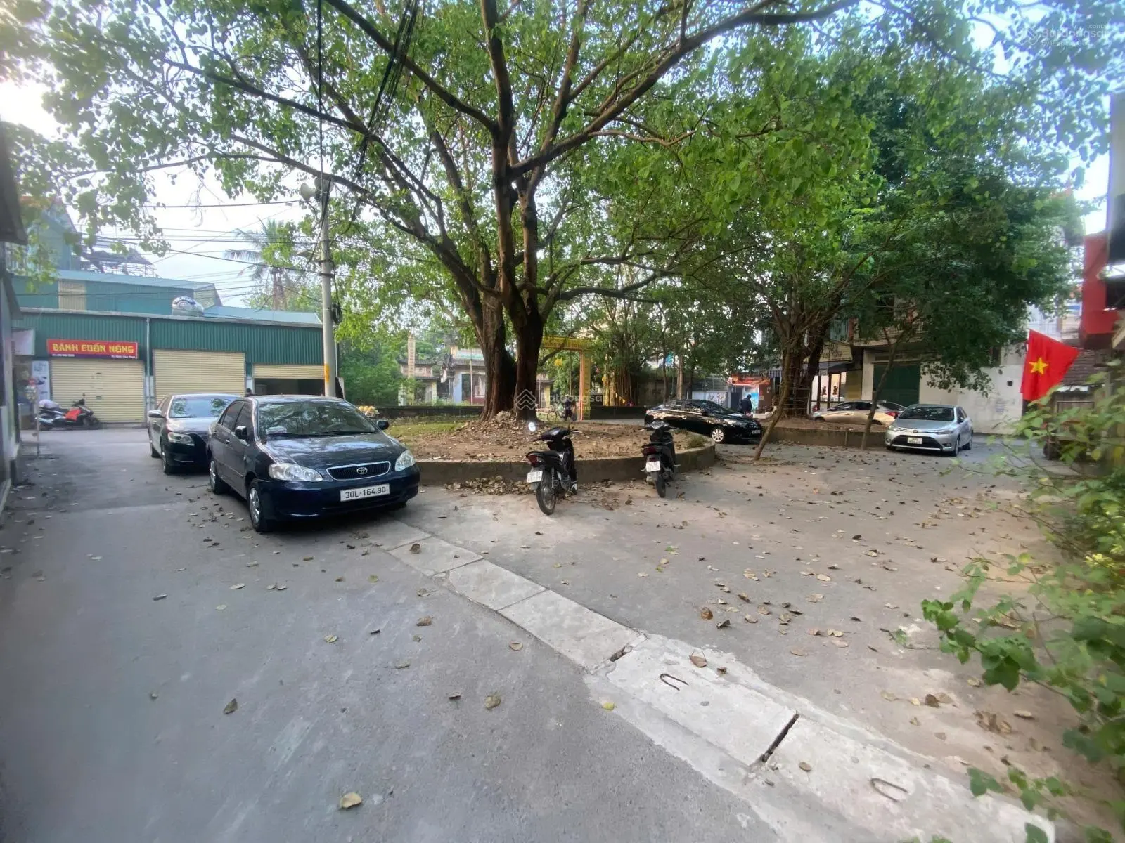 Tìm đâu ra căn xây độc lập. Ngõ thông tại Lại Yên. DT 49m2, 4 tầng. Cạnh Spendora. Giá 4.4 tỷ