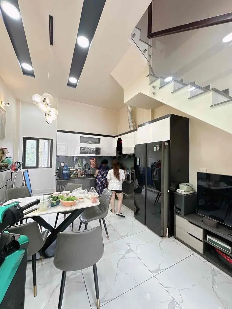 BÁN NHÀ ĐẸP QUẬN 11 KHU PHÂN LÔ ĐƯỜNG NHỰA 6M - 4 TẦNG 5PN SỔ VUÔNG A4