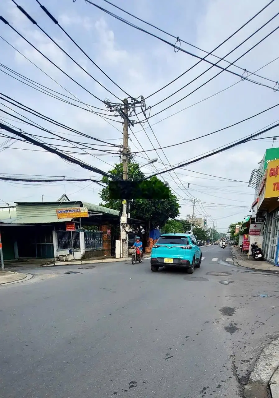 Bán nhà mặt tiền Nguyễn Thị Ngâu, kinh doanh sầm uất Hóc Môn chưa tới 4 tỷ