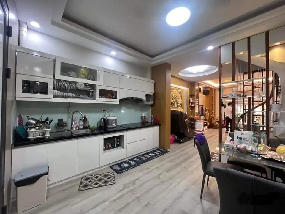 Bán nhà dân xây Bồ đề nhà gần như còn mới nguyên, chủ tự thiết kế