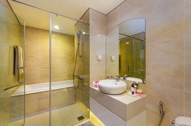 Bán căn hộ chung cư Oriental Plaza, Tân Phú. Giá siêu hời chỉ 4,2 tỷ, 107m2, 3PN 3WC. LH 0902 369 ***