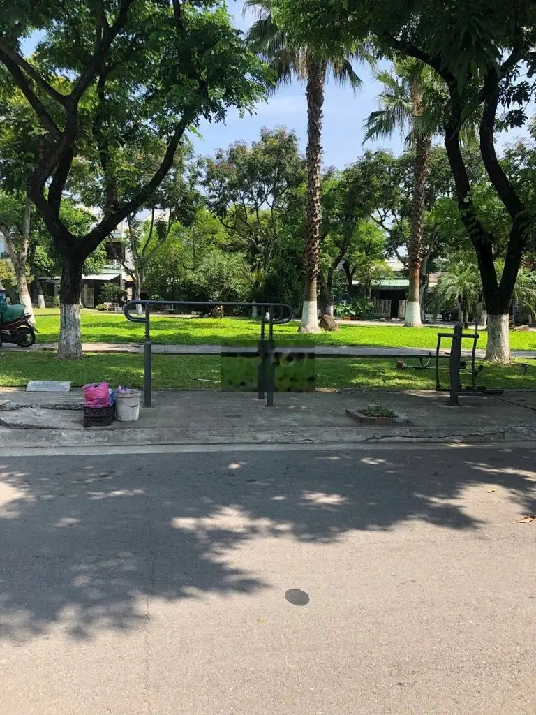 Cần bán nhà 2 tầng đường 5m5 Khuê Trung mặt tiền công viên lớn
