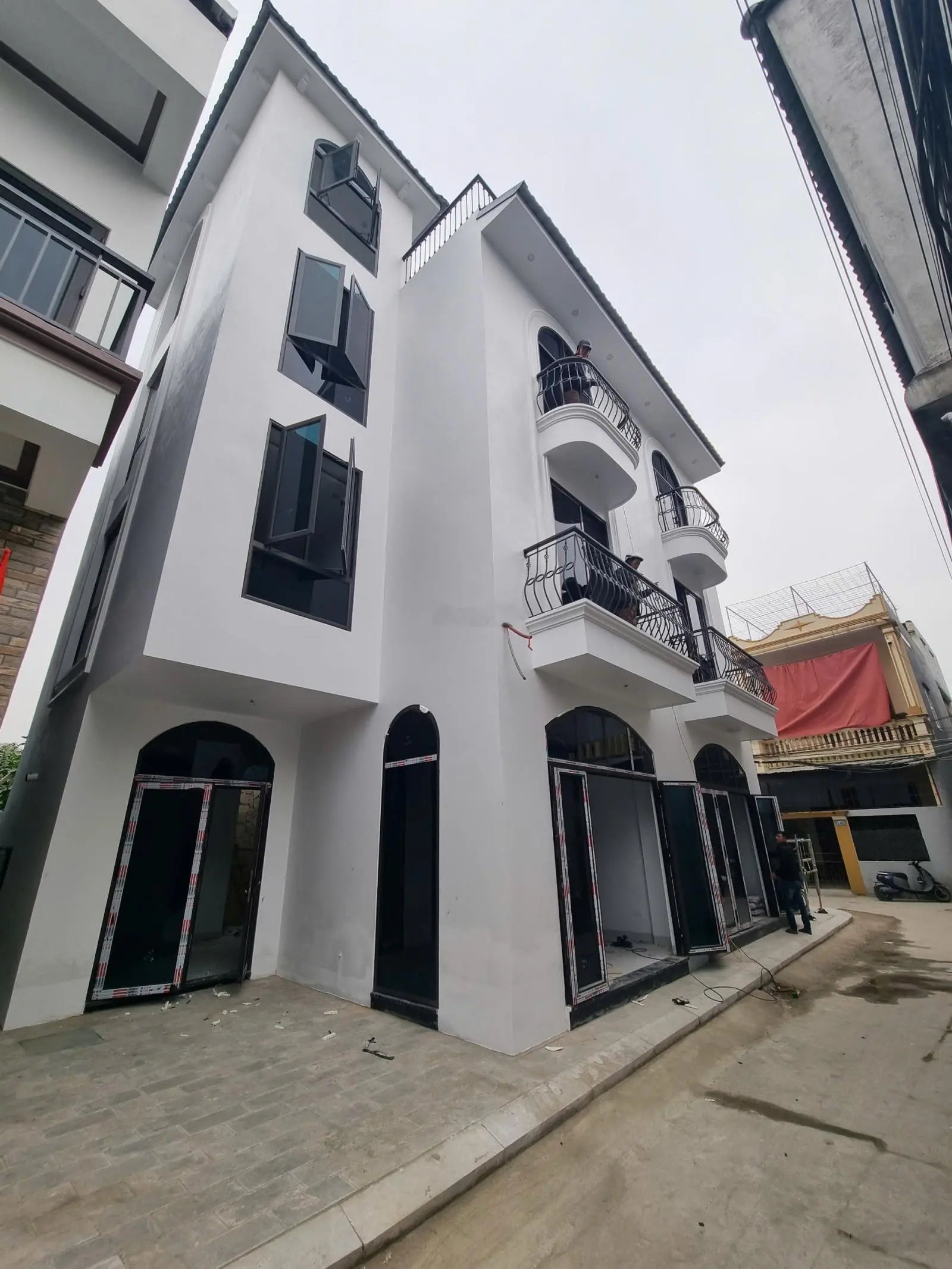 Nhà 4 tầng mới xây gần trường chuyên Lam Sơn