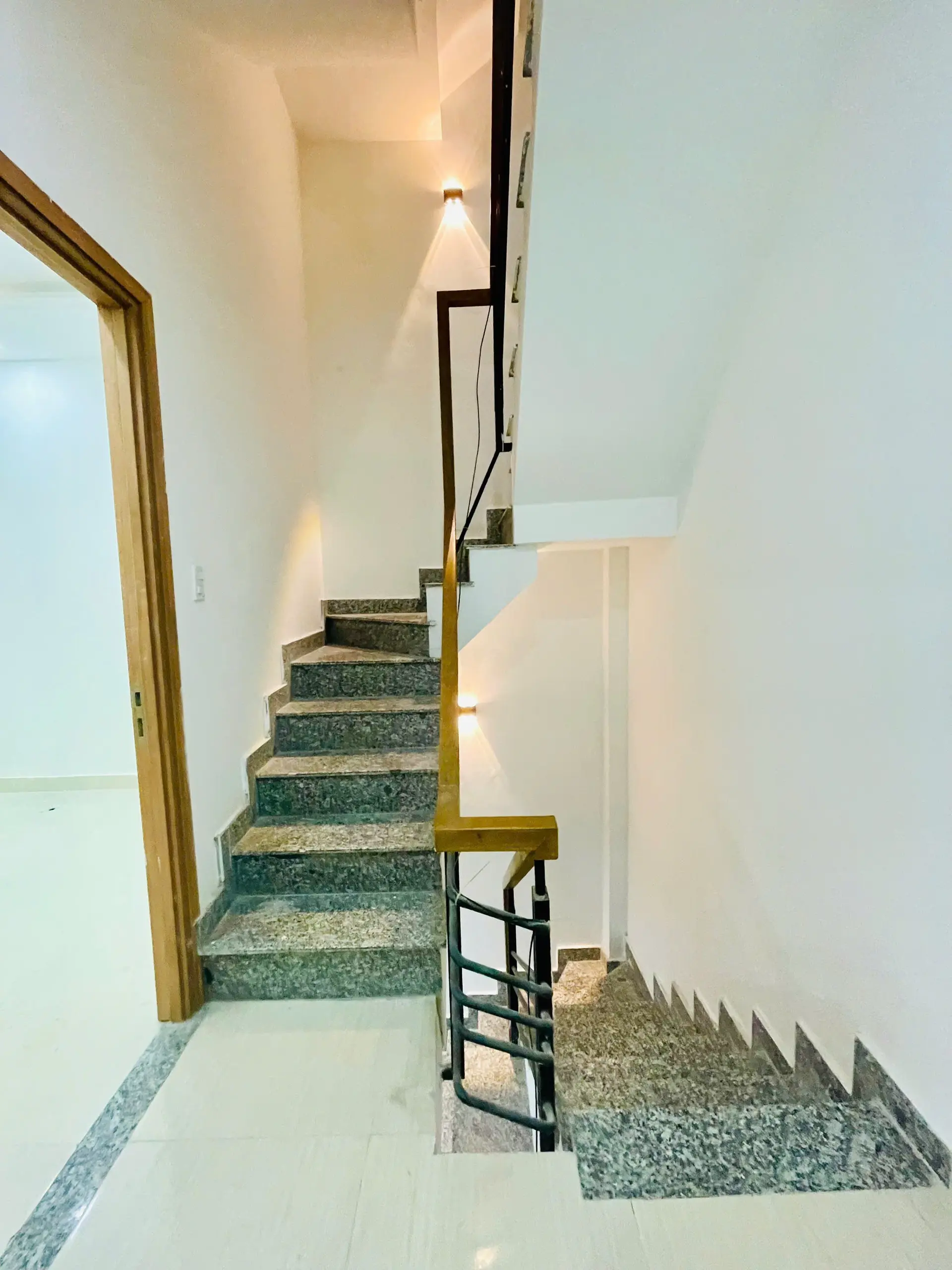 Chỉ 6.xTy CHDV 7 Phòng,Dòng Tiền Gần 30Tr/th Ngay Kế Bên Khu Phan Xích Long Phú Nhuận
