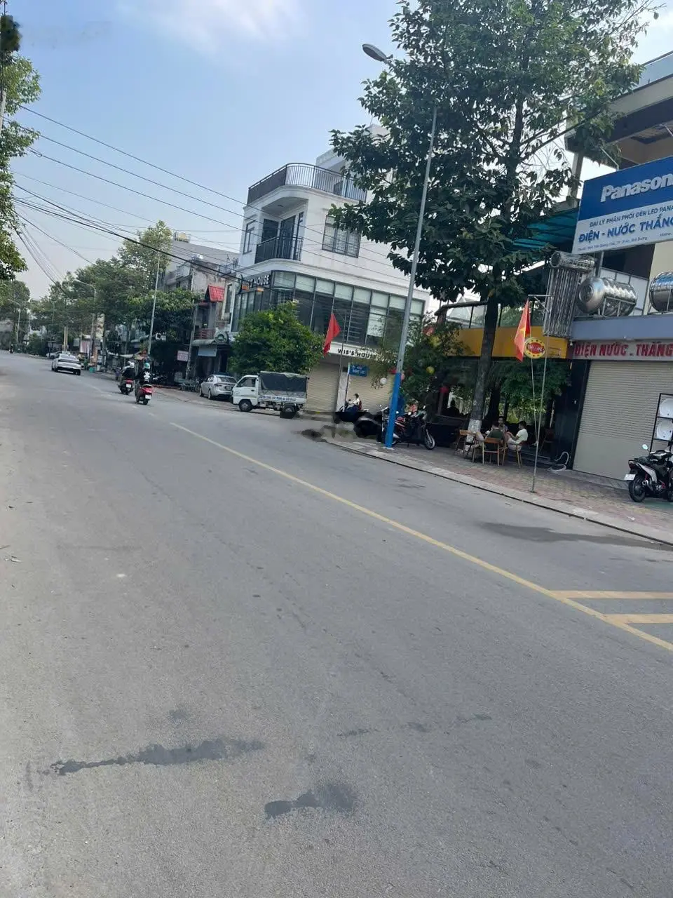 Bán nhà 1 trệt 3 lầu mặt tiền đường Trần Quang Khải, giá tốt 8 tỷ VND