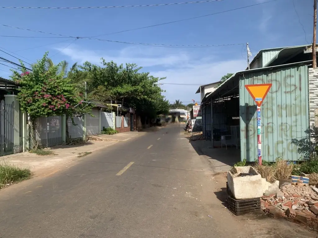 Cần ra lô đất 1.400m2 ở Hoà Long gần đường Hương Lộ 2 to BR_VT