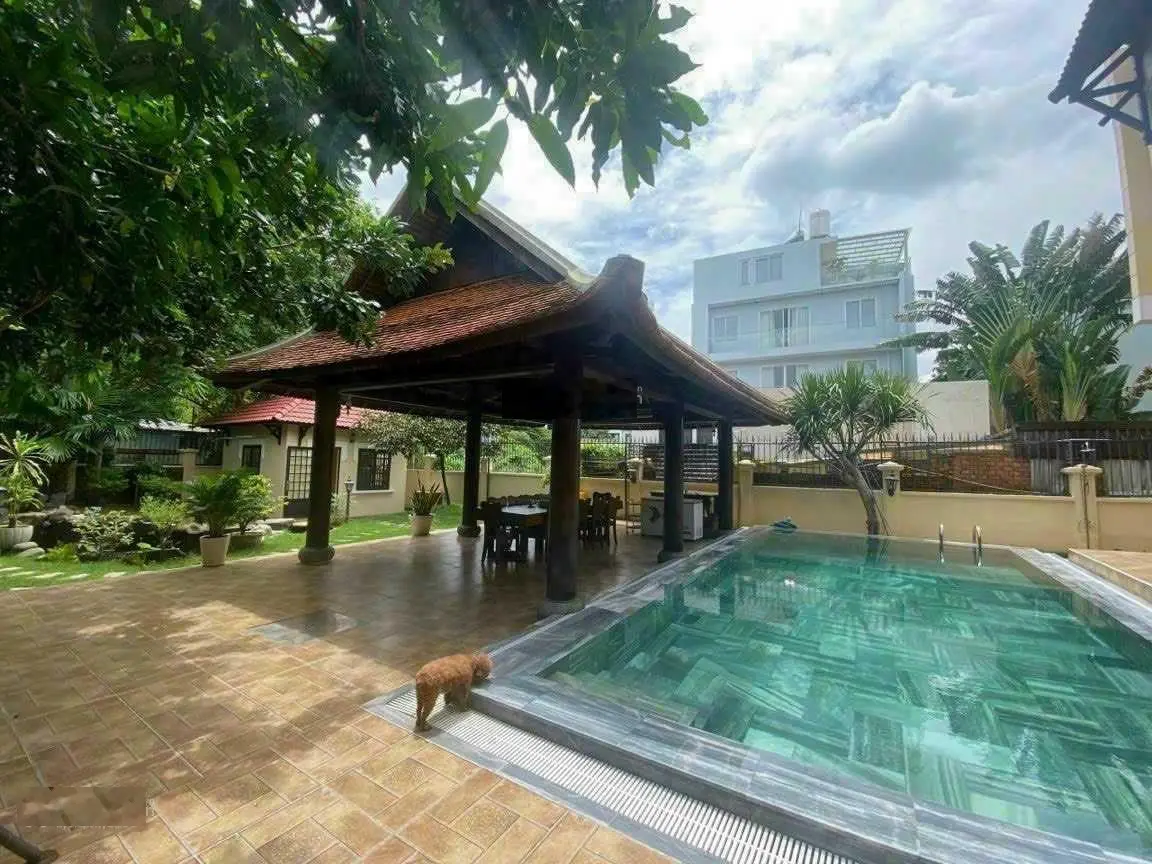 Biệt thự hồ bơi sân vườn Compound vị trí đắc địa tại khu vực Thảo Điền diện tích 830m2 giá 150tr/2