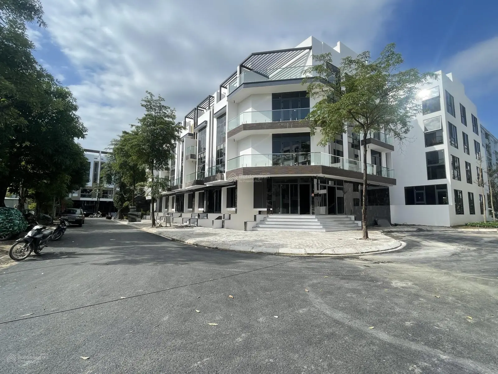 Bán nhà liền kề lô góc đường 46 và 25 tại khu đô thị Thanh Hà Mường Thanh, giá đầu tư. LH 097922336