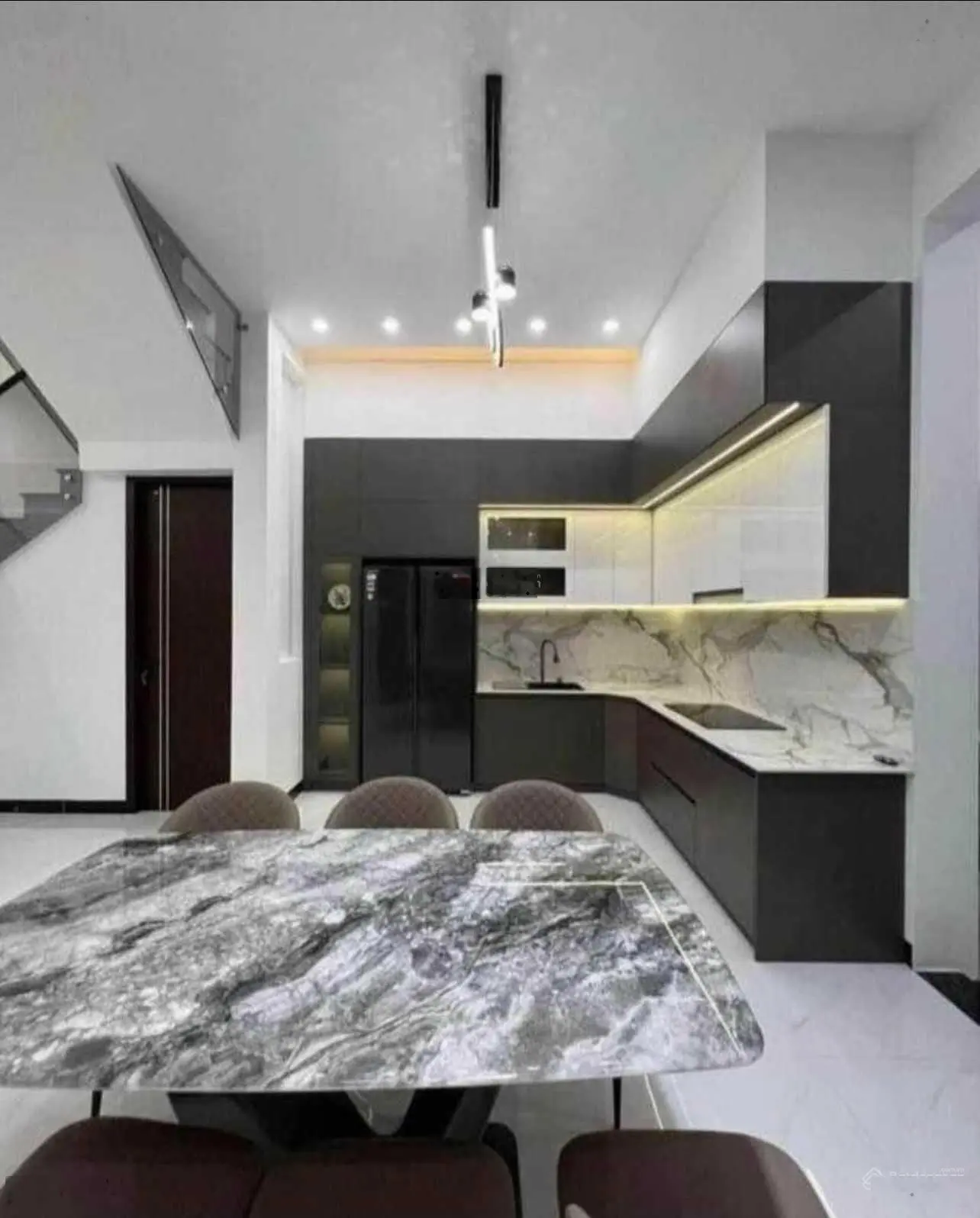 Bán gấp nhà Hóc Môn 80m2, 3PN, SHR, MTĐ 8m, đang cho thuê 15tr/tháng