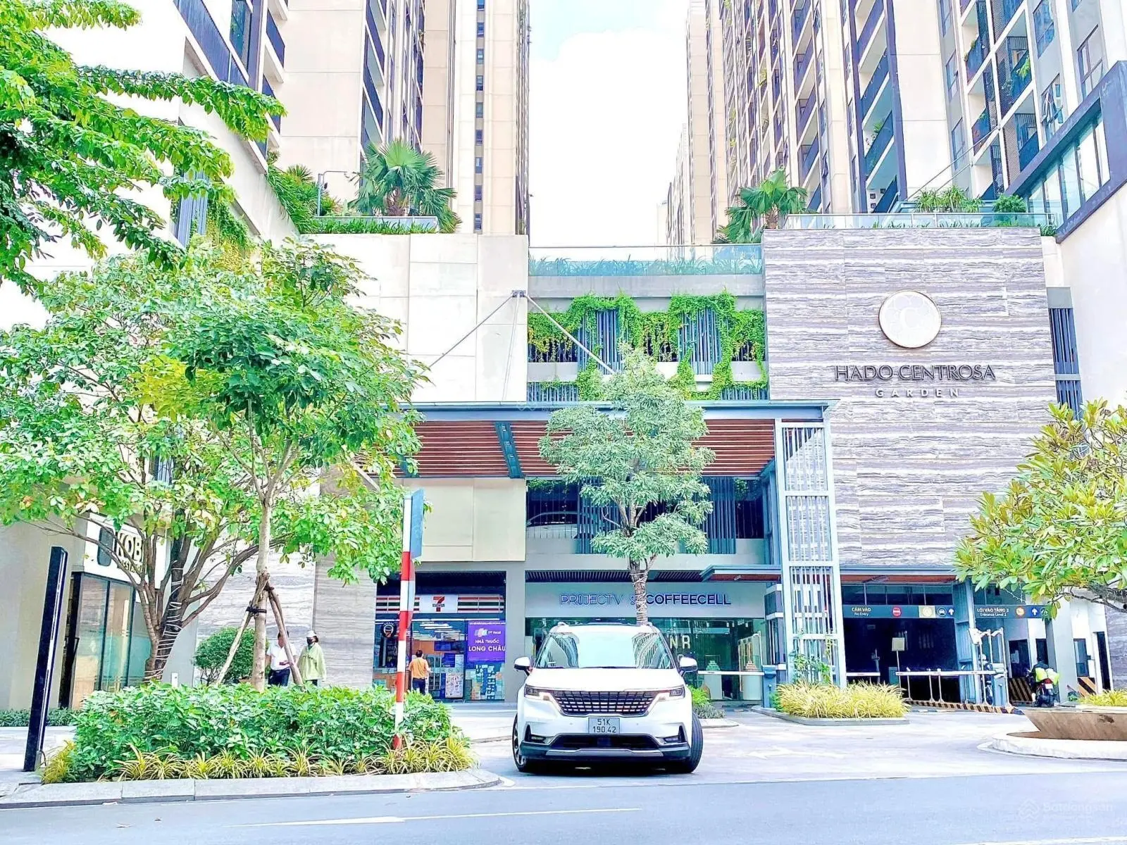 Bán nhà mặt phố 285 CMT8 ngay Hà Đô Quận 10 23 tỷ, 150m2, view đẹp