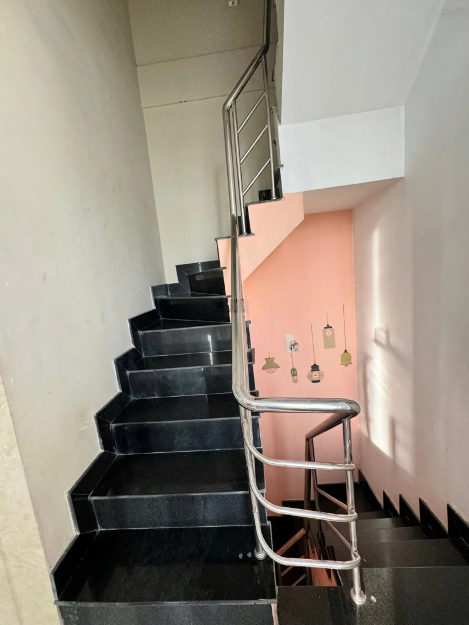Căn góc 2MT đường Đặng Tất, phường Tân Định, DT 98m2 7 tầng, chỉ 45 tỷ thương lượng, LH 0973 103 ***