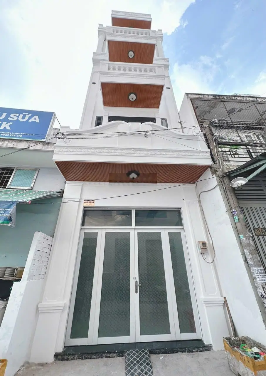 5,6 tỷ hẻm 5m Kênh Nước Đen, 4x11,5m, 3,5 lầu