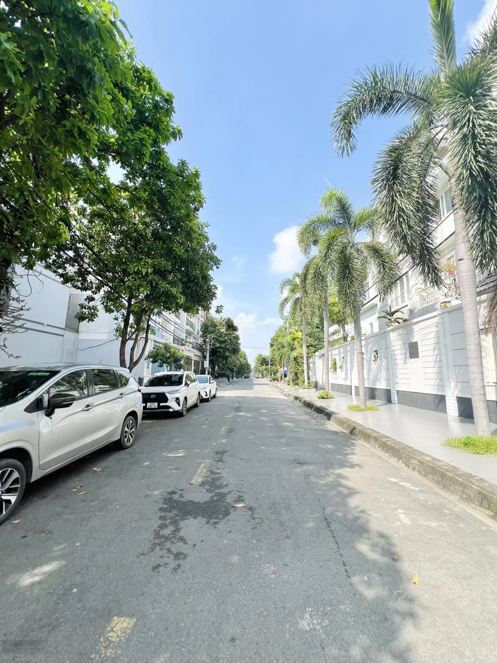 Mặt tiền kinh doanh Khu Tên Lửa, gần Aeon Mall, 100m2(4x25), 4 tầng thang máy, nhỉnh 11 tỷ.