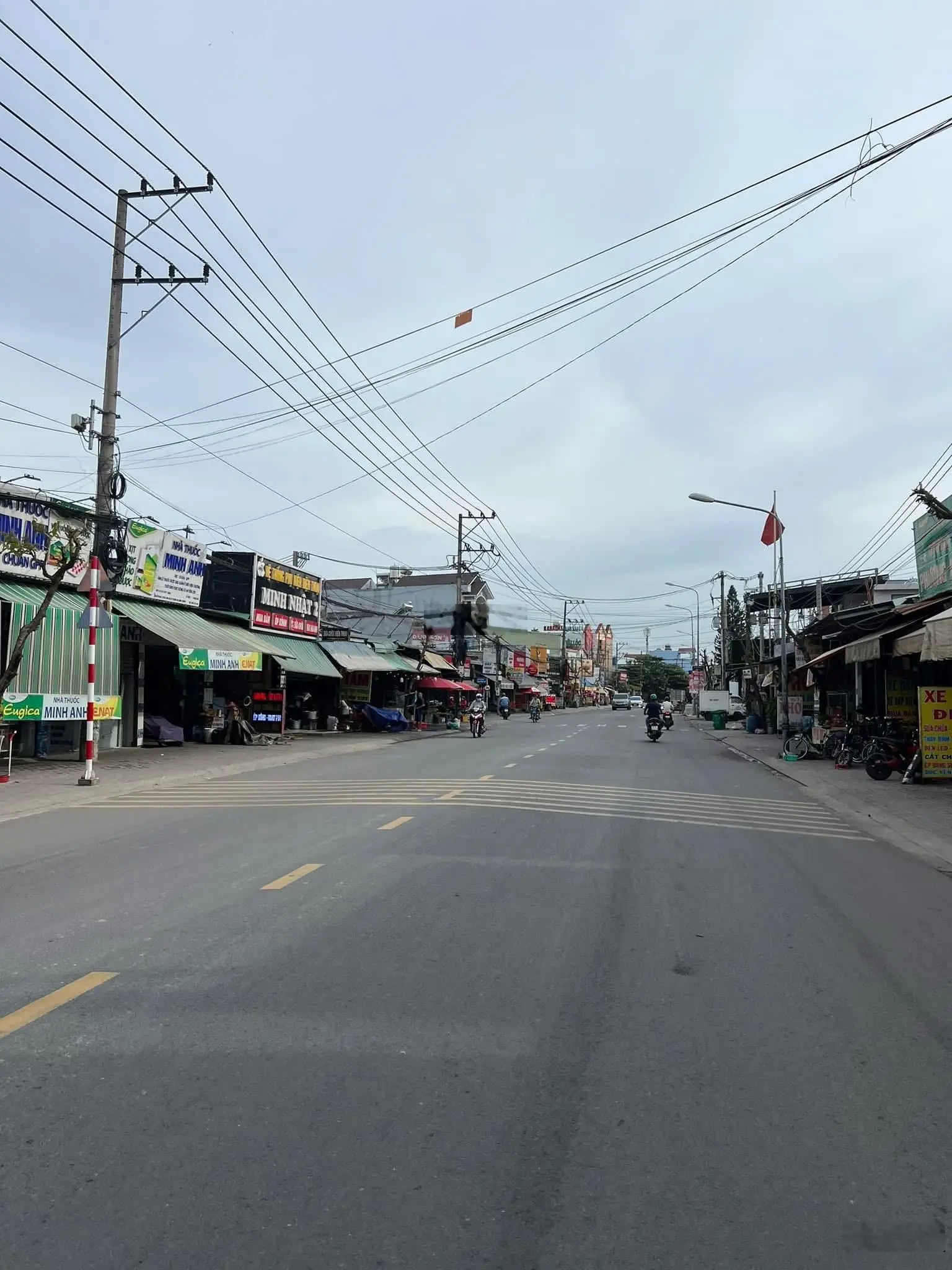 Rẻ hơn hàng xóm 1 tỷ mặt tiền kinh doanh Lê Thị Trung. Gần khúc UBND Bình Chuẩn
