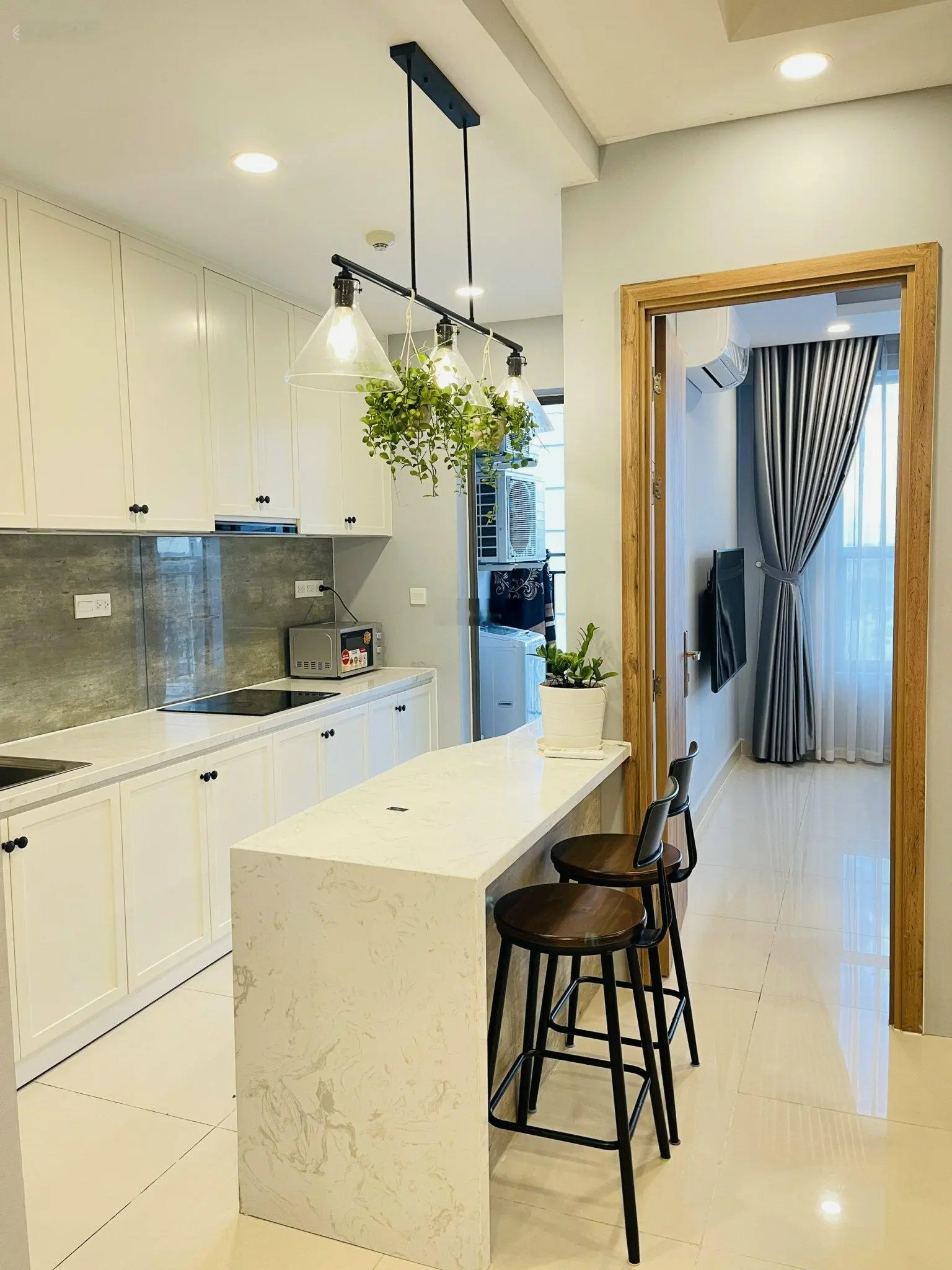 Bán nhà siêu đẹp, 3.3 tỷ, 57m2, 1 phòng ngủ, tòa Botanica Premier, Novaland, sát sân bay TSN