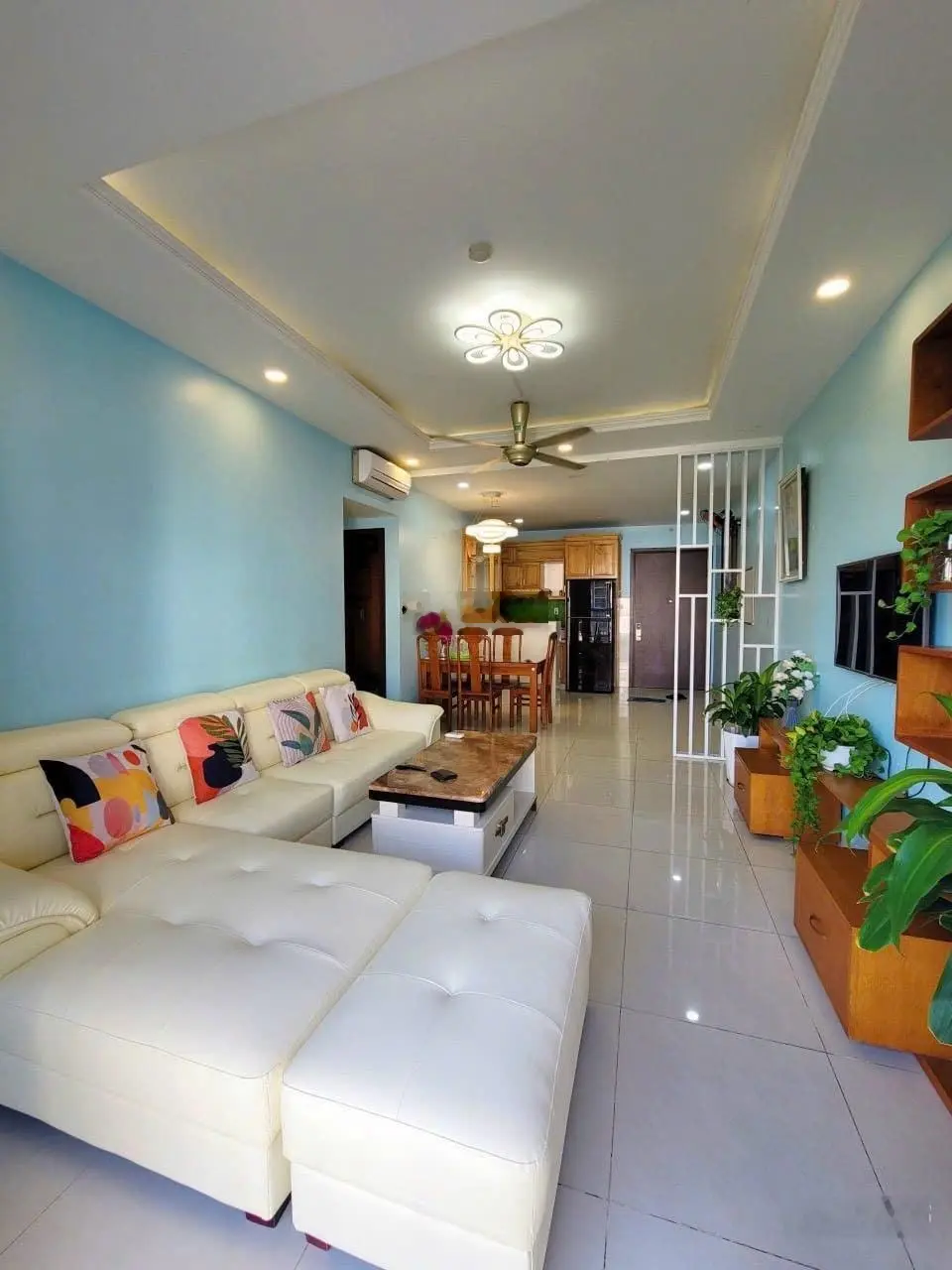 Ngộp bank bán gấp Ruby 3PN - 2WC (98m2) đã có sổ, ban công lớn, view hồ sinh thái chỉ 4,25 tỷ